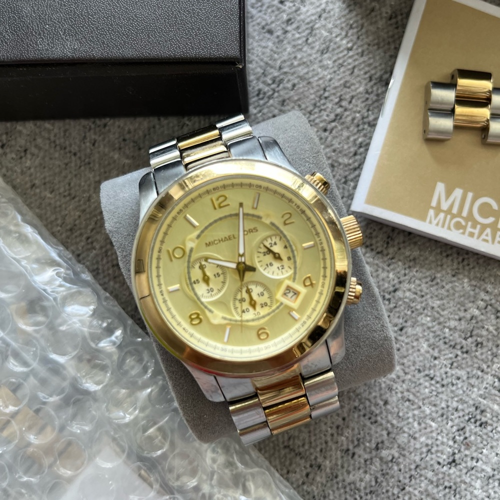 Michael Kors, silver and gold watch. Unisex - Picture 1 of 6